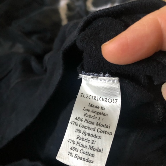 Electric and rose - Picture 3 of 3